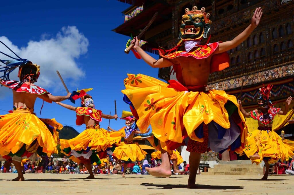 策秋節是不丹著名節日，一般在4月、9月、10月、11月舉辦。