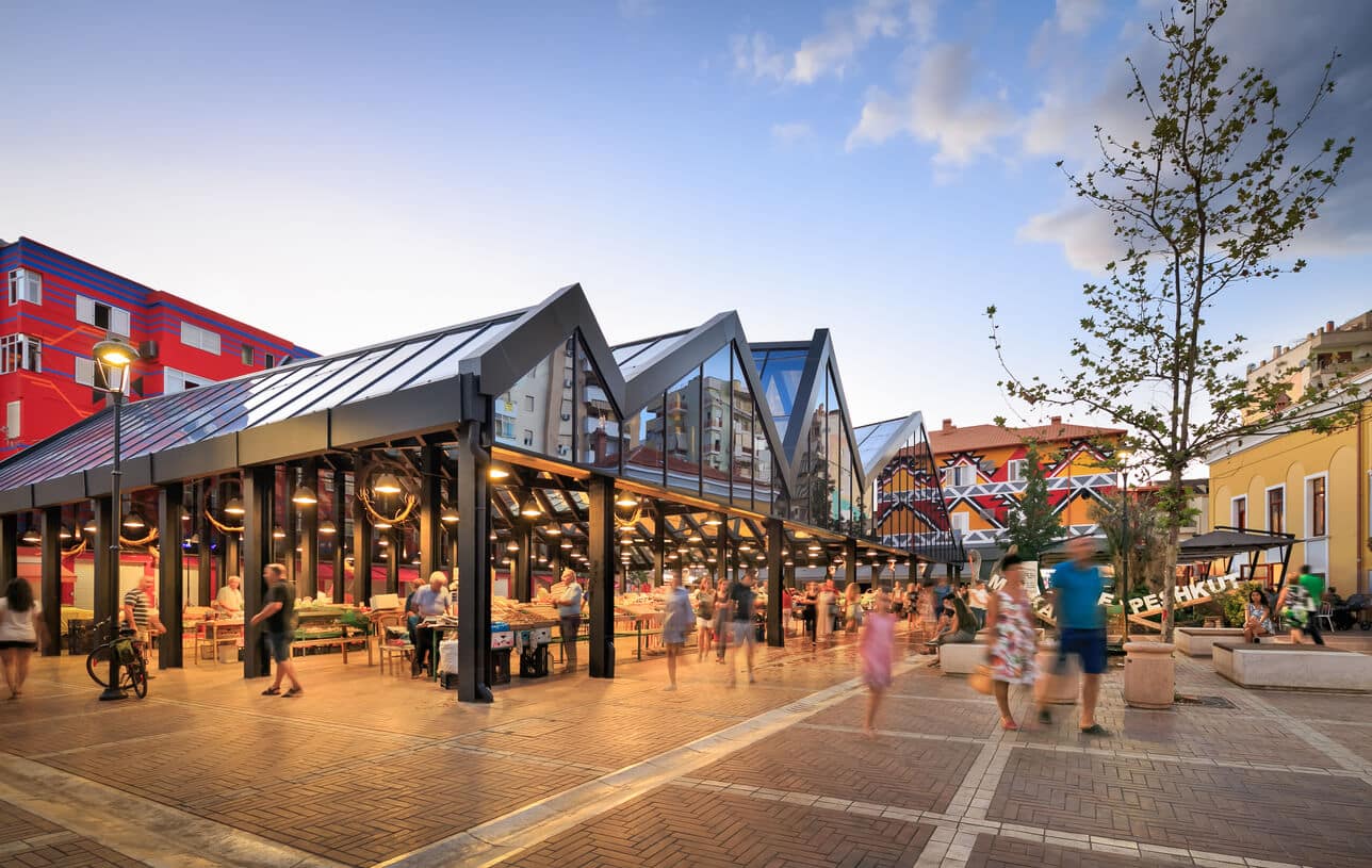 Pazari Ri bazaar 市場