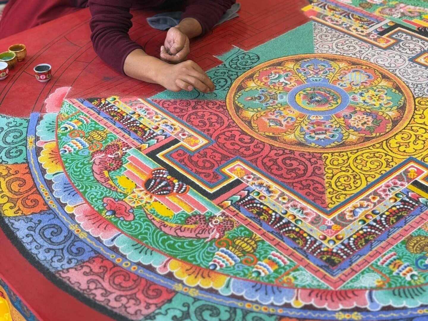 製作壇城沙畫 Sand Mandala