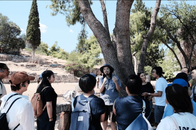 好青年荼毒室成員將隨團講解