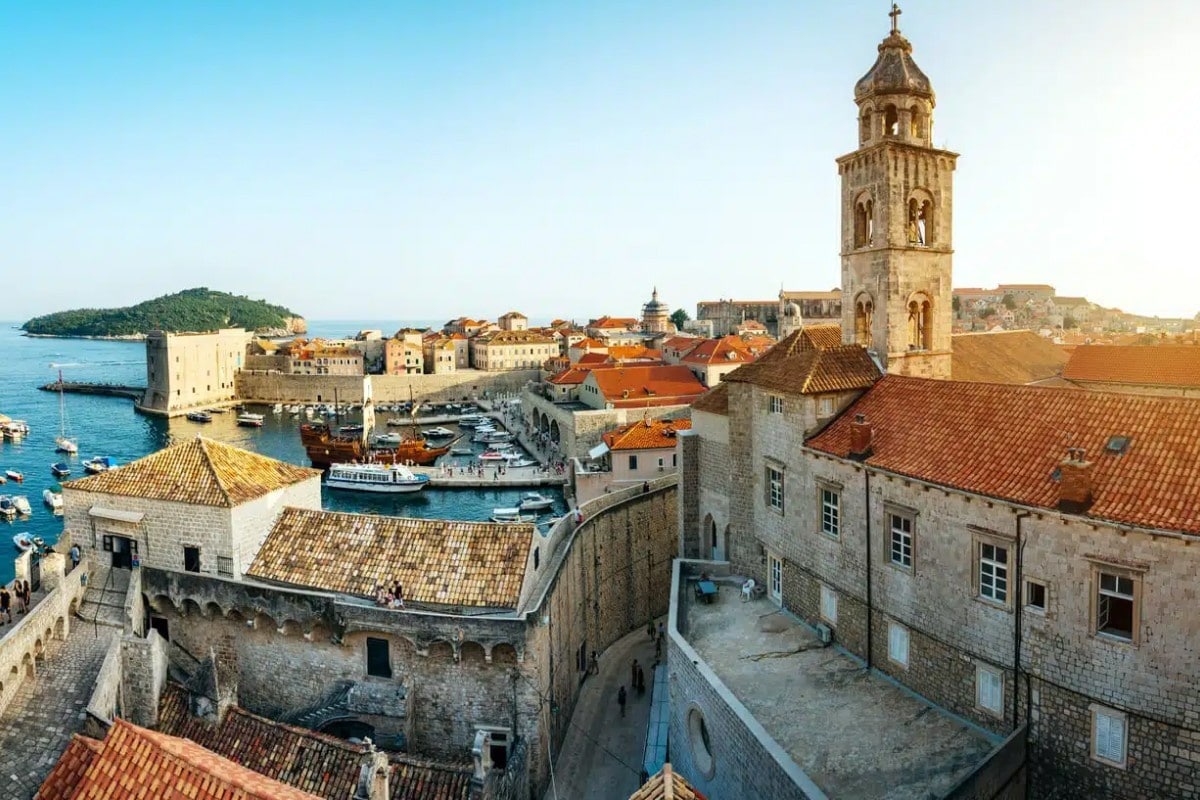 漫步於杜布力古城，尋找權力遊戲取景地