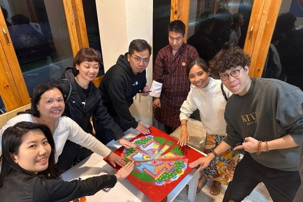 製作壇城沙畫 Sand Mandala