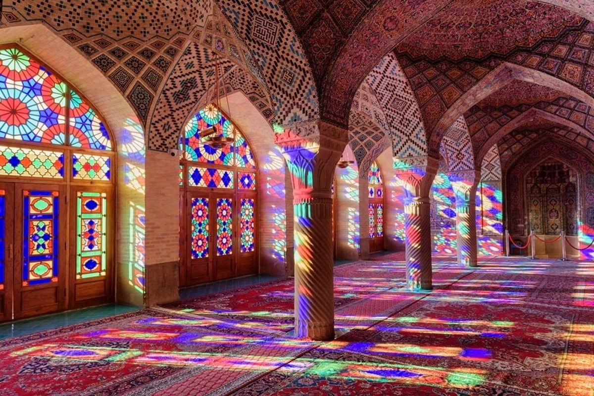 粉紅清真寺 - 趁著晨光的映射，捕捉萬花筒的倒影。